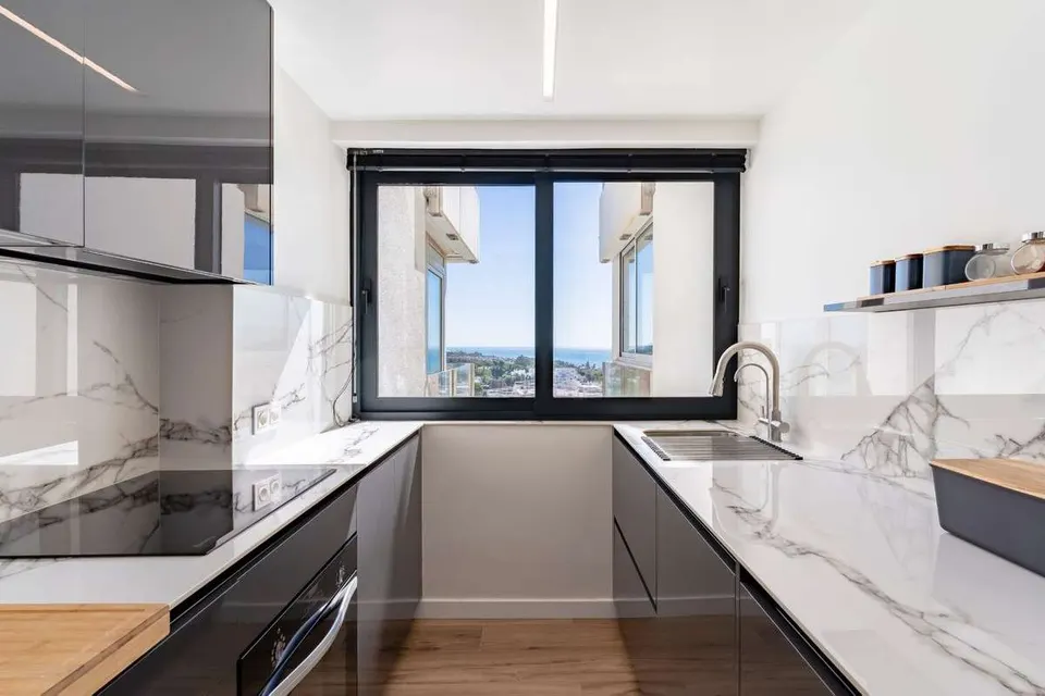 Apartament z widokiem na morze w Marbelli — zdjęcie