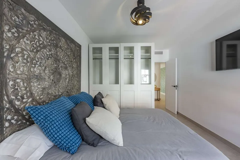 Apartament z kominkiem w Marbelli — zdjęcie