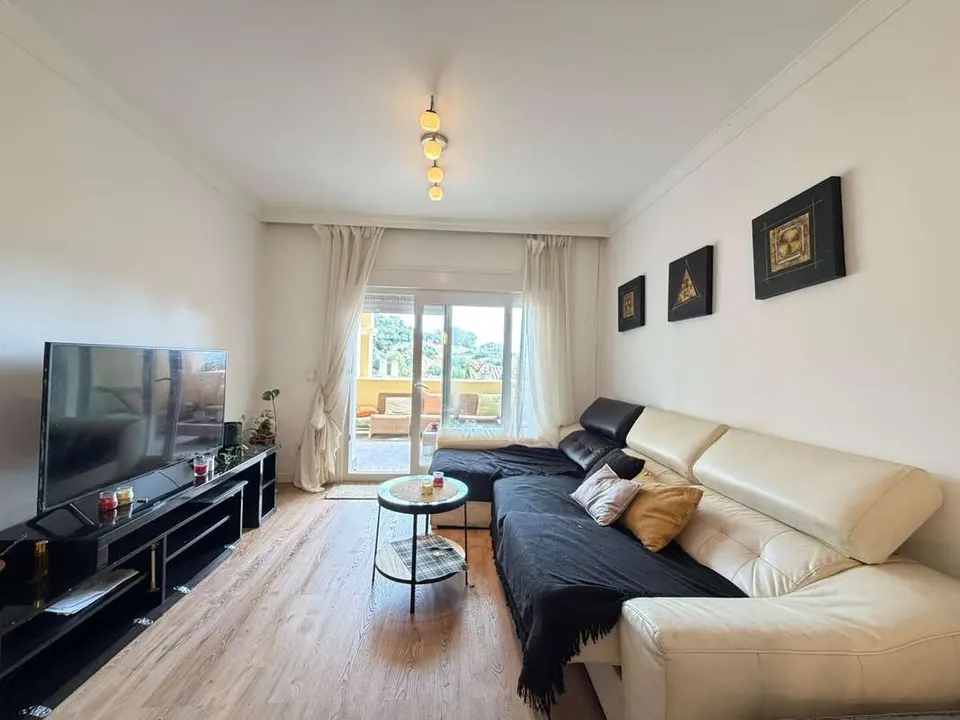 Apartament z widokiem na jezioro w Benahavís — zdjęcie 5 z 16