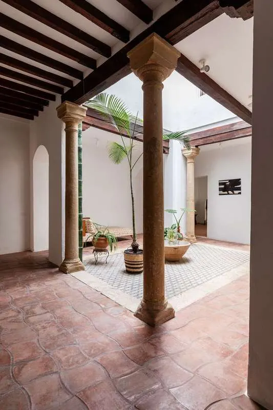 Dom szeregowy z patio w Máladze — zdjęcie