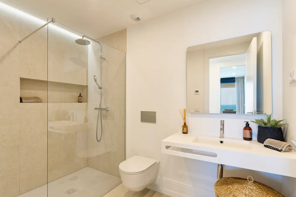 Apartamenty z widokiem na morze w Benalmádena Pueblo — zdjęcie