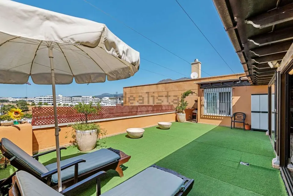 Penthouse z panoramicznym widokiem w Esteponie – zdjęcie 3 z 16