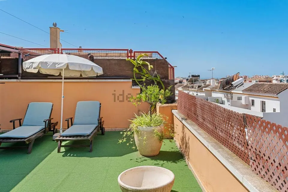 Penthouse z panoramicznym widokiem w Esteponie – zdjęcie 1 z 16