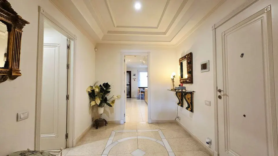 Apartament na plaży w Esteponie — zdjęcie