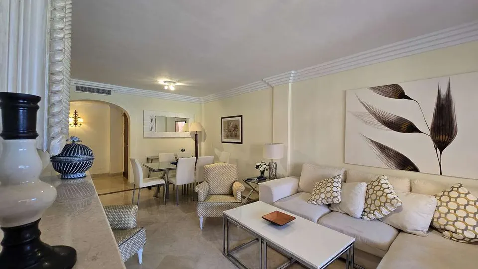 Apartament z tarasem w Marbelli — zdjęcie