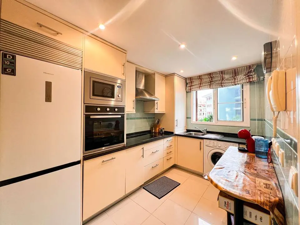 Apartament z widokiem na wodę w Sotogrande — zdjęcie