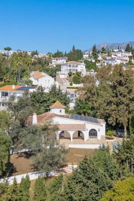 Dom szeregowy z widokiem na pole golfowe w Mijas