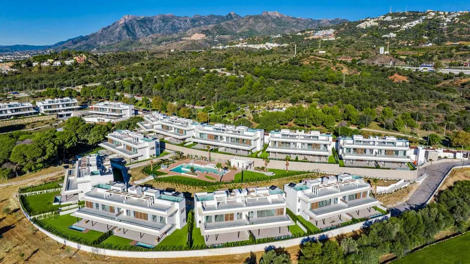 Penthouse z basenem w Marbelli — zdjęcie