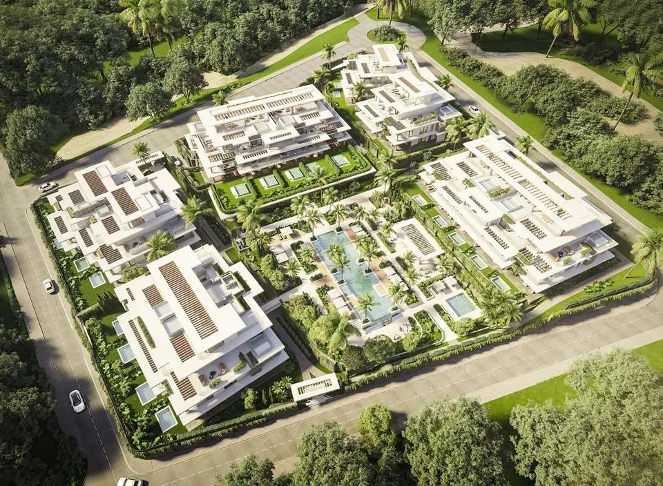 Apartament z prywatnym ogrodem w Esteponie — zdjęcie