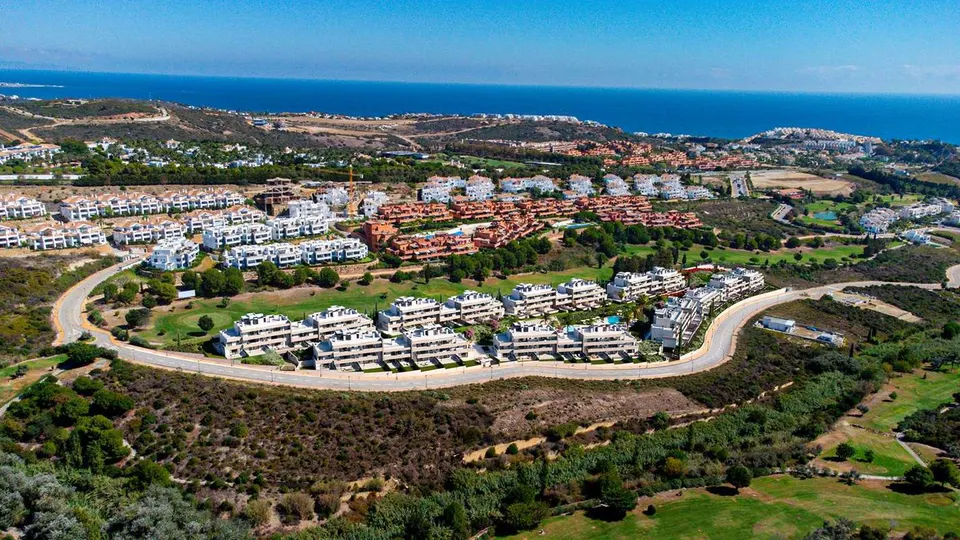 Penthouse z widokiem w Casares — zdjęcie