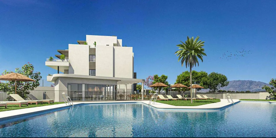 Apartament z prywatnym ogrodem w Mijas — zdjęcie