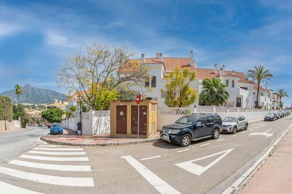 Apartament z tarasem w Marbelli — zdjęcie