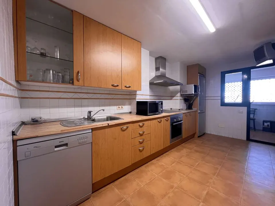 Apartament z basenem w Esteponie — zdjęcie