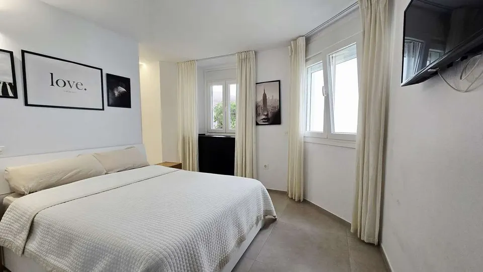 Apartament z widokiem na port w Marbelli — zdjęcie