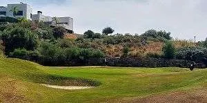 Willa przy polu golfowym w Esteponie — zdjęcie
