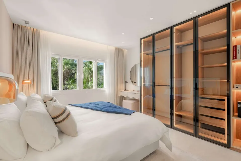 Penthouse przy plaży w Esteponie — zdjęcie