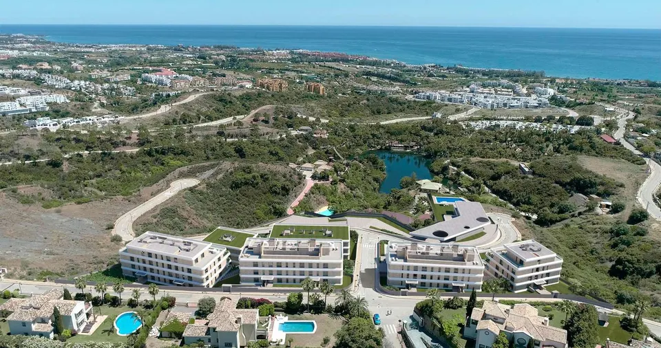 Apartament z widokiem na morze w Esteponie — zdjęcie