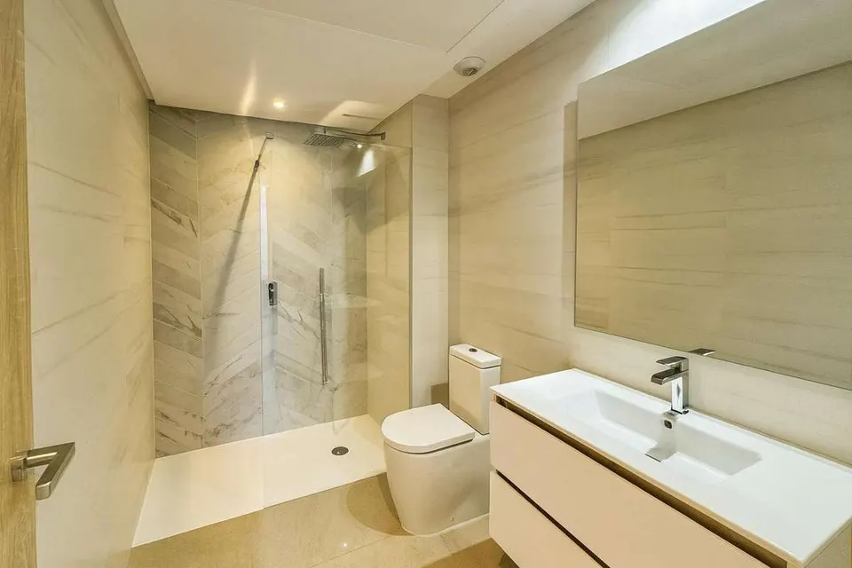 Apartament z widokiem na morze w Sotogrande — zdjęcie