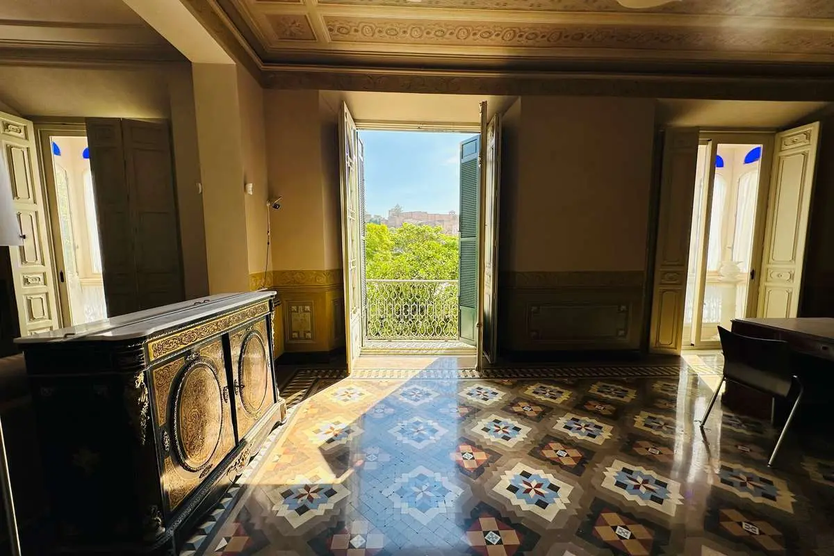 Apartament z widokiem na plac w Maladze