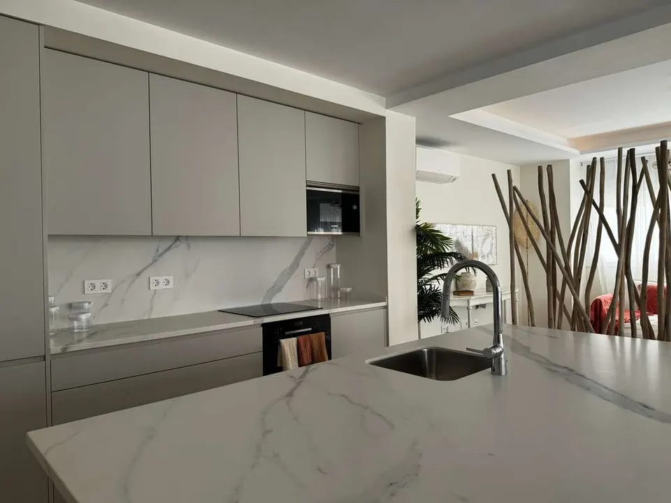 Apartament z tarasem w Maladze — zdjęcie
