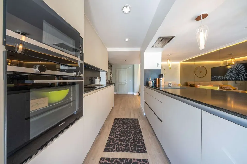 Apartament z tarasem w Marbelli — zdjęcie