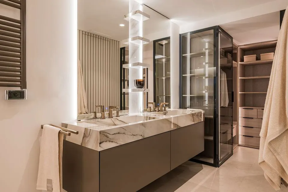 Apartament z widokiem na morze w Esteponie — zdjęcie