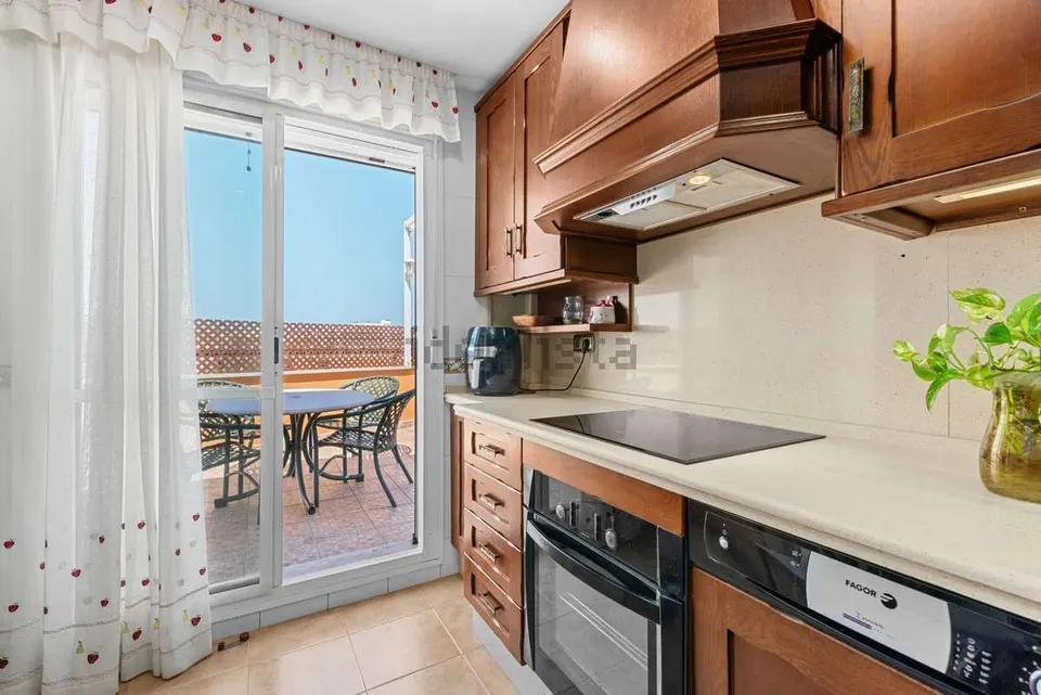 Penthouse z panoramicznym widokiem w Esteponie – zdjęcie 13 z 16
