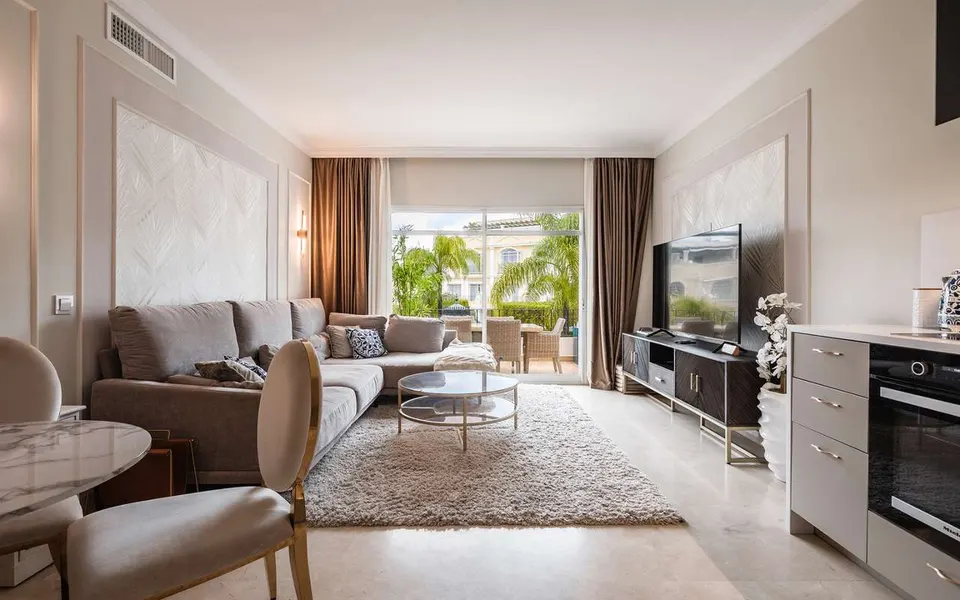 Apartament z tarasem w Marbelli — zdjęcie