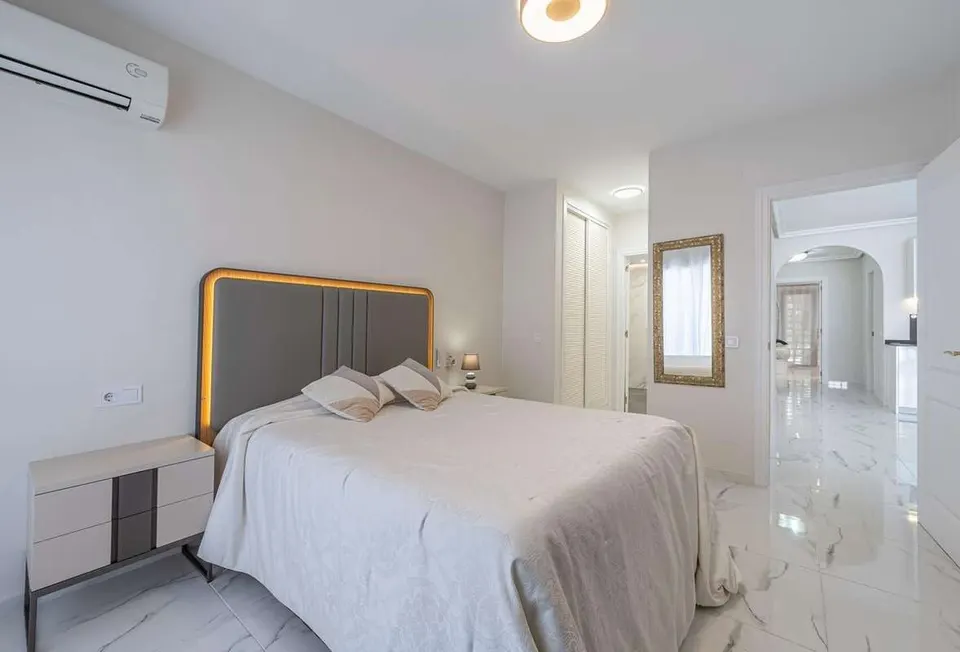 Apartament z tarasem w Marbelli — zdjęcie