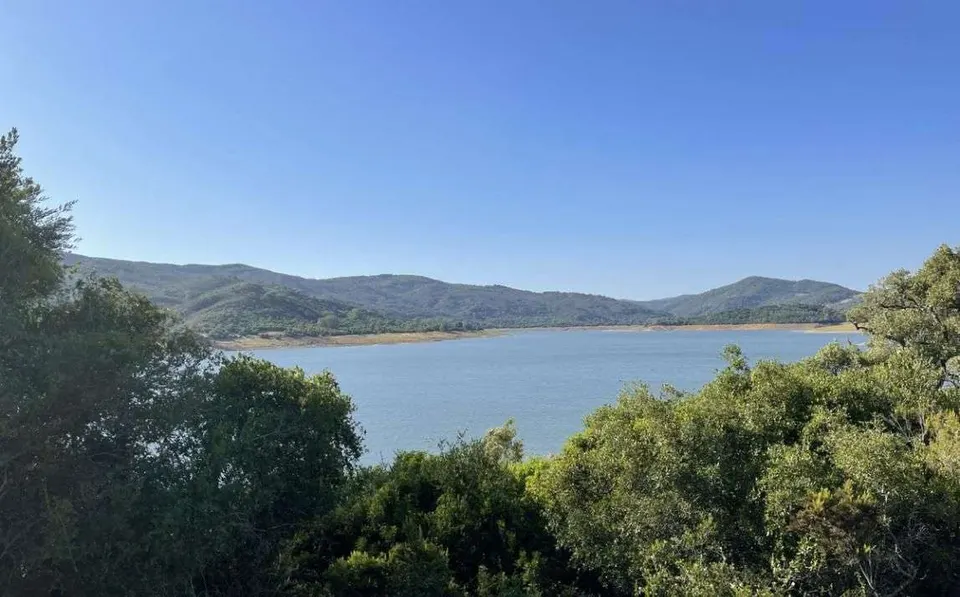 Nieruchomość z dostępem do jeziora w Castellar de la Frontera — zdjęcie