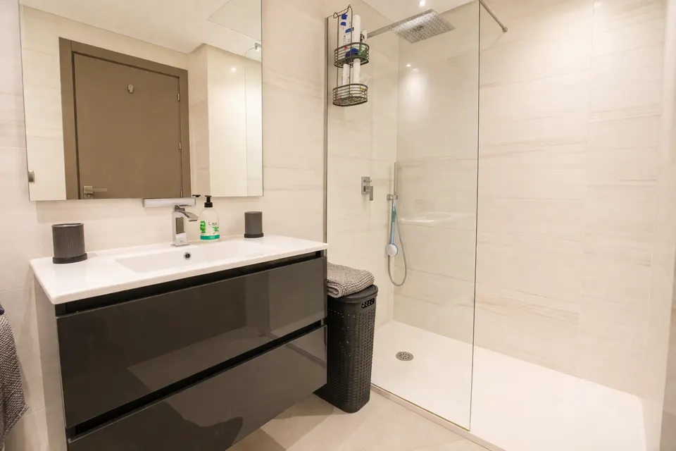 Apartament z tarasem w Mijas — zdjęcie