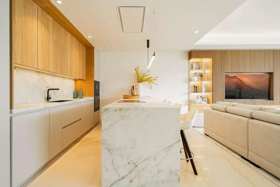 Penthouse z basenem w Marbelli — zdjęcie