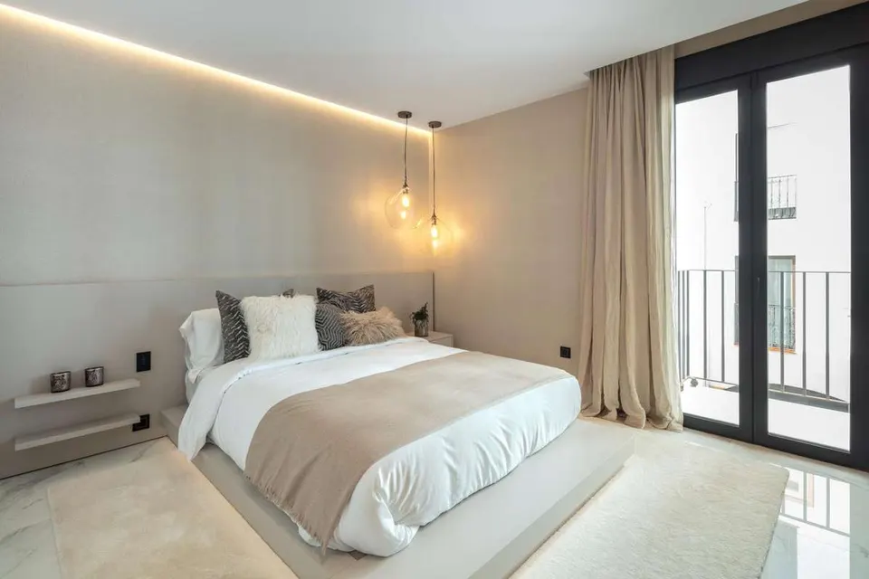Apartament z widokiem na marinę w Marbelli — zdjęcie
