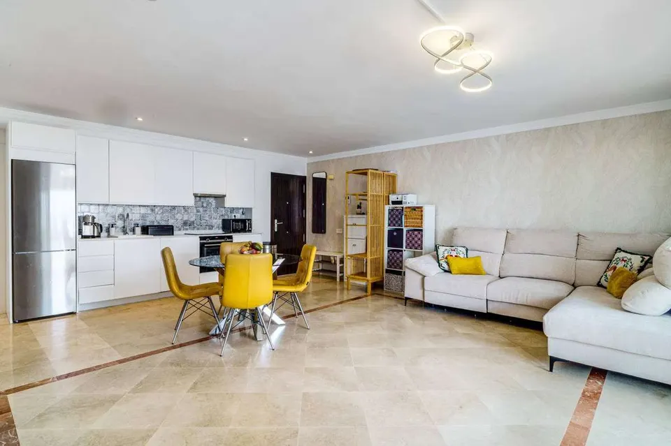 Apartament z basenami w Benahavís — zdjęcie
