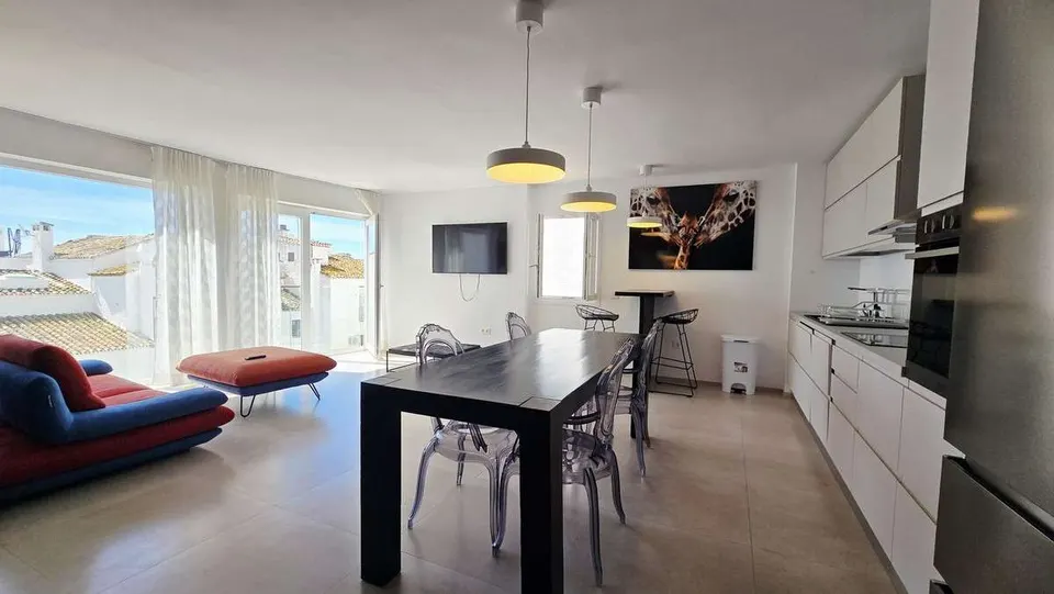 Apartament z widokiem na port w Marbelli — zdjęcie