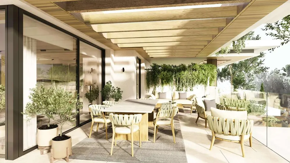 Apartament z prywatnym ogrodem w Esteponie — zdjęcie