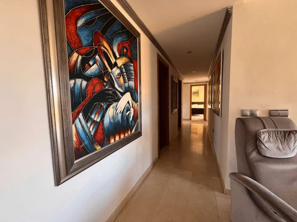 Apartament z basenem w Esteponie — zdjęcie