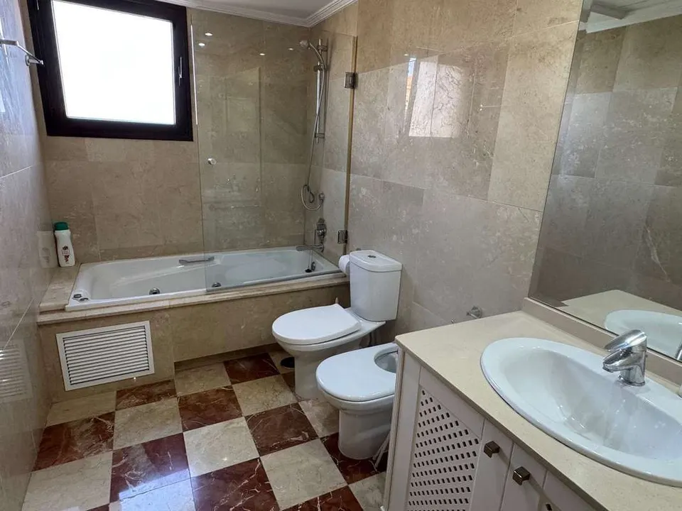 Apartament w porcie w Sotogrande — zdjęcie